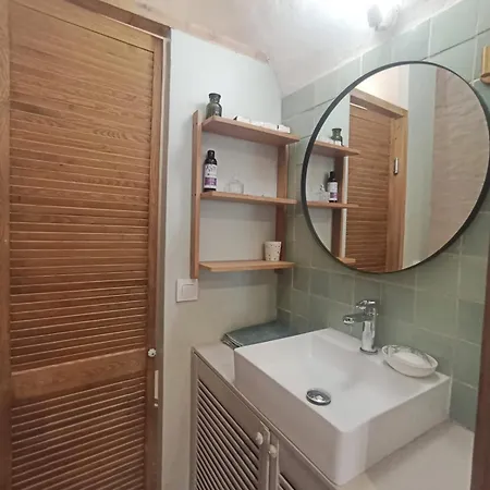 Apartmán Chaleureux, Lumineux Et Calme Sumène