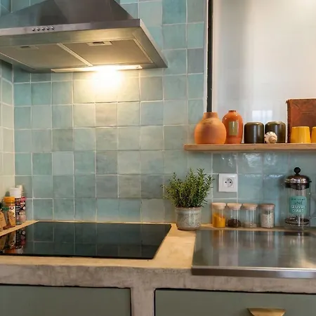 Chaleureux, Lumineux Et Calme Apartmán *